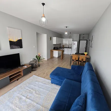 Apartment Luxurious 1-bedroom With Pool View At Caesar