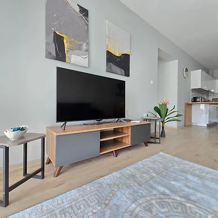 Luxurious 1-bedroom With Pool View At Caesar Apartment Perivolia tou Trikomou