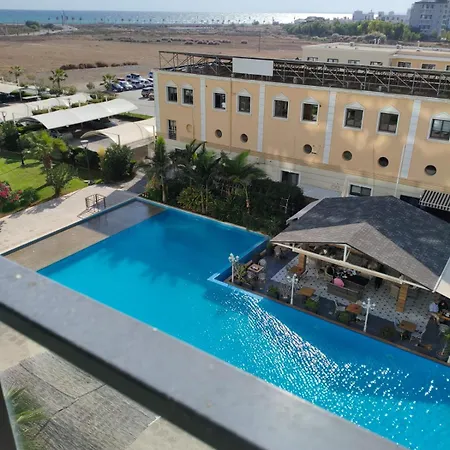 At Caesar A32-r39 Daire