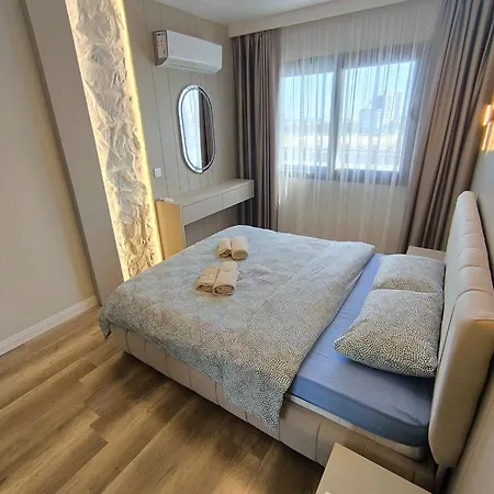 At Caesar A32-r39 Apartman